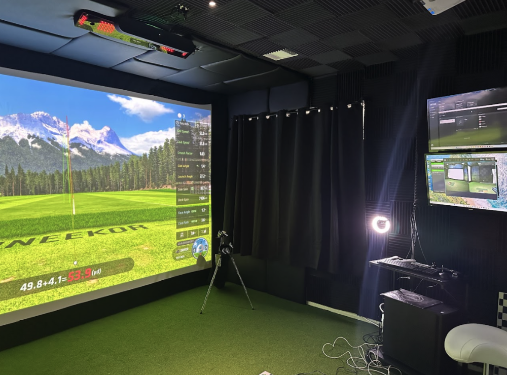 Champions golf simulator room